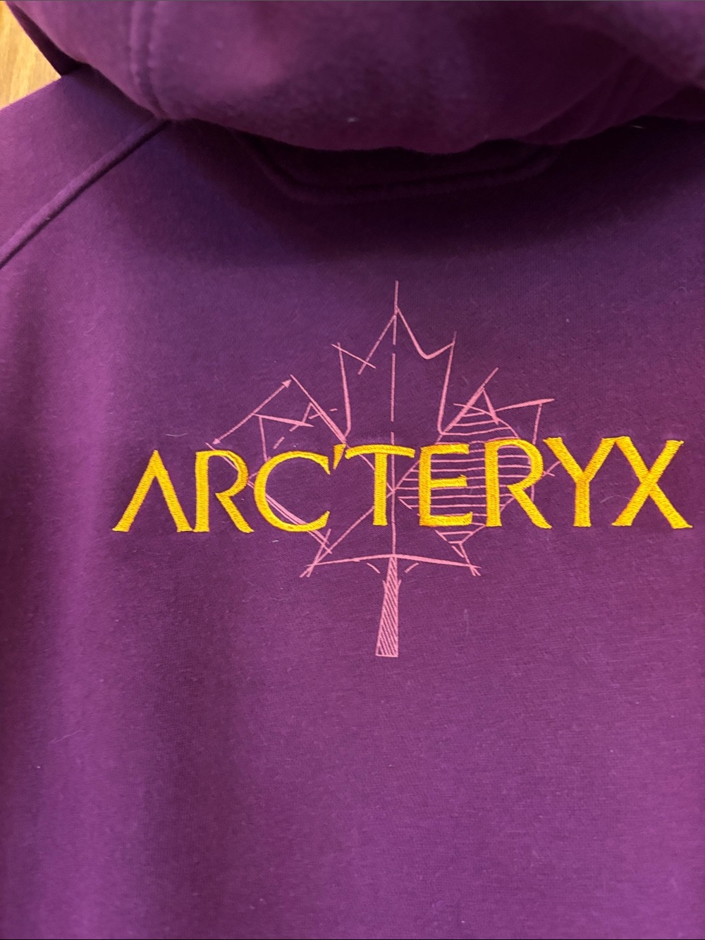 Arc'teryx Purple Full-Zip Hoodie with Maple Leaf Logo S/M - Picture 4 of 9